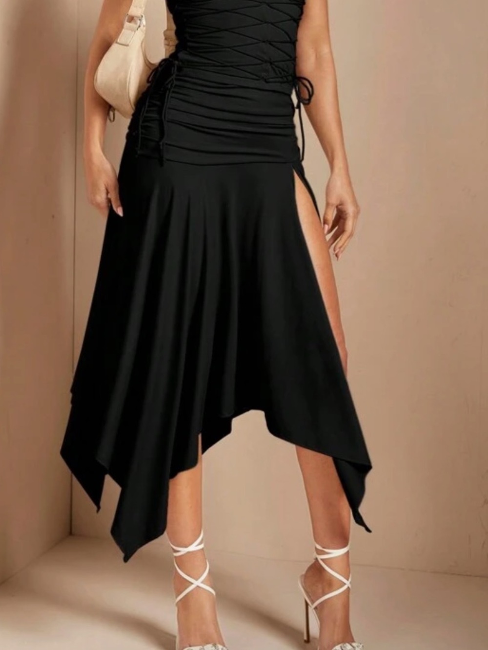 Black High-Slit Handkerchief Hem Skirt - Women - Picture 2 of 4